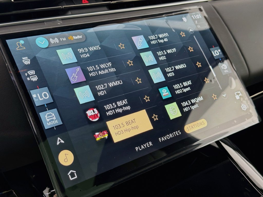 New 2027 Santorini Black Land Rover Dynamic SE P400 image 15