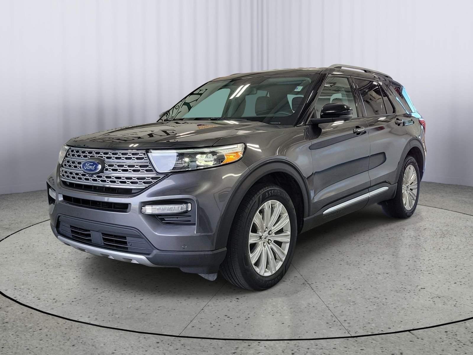 Used 2020 Gray Ford Limited image 4