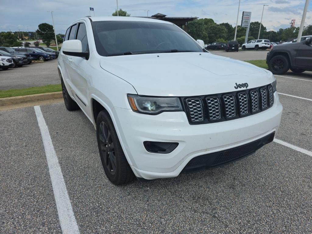 Used 2021 White Jeep Laredo X image 12