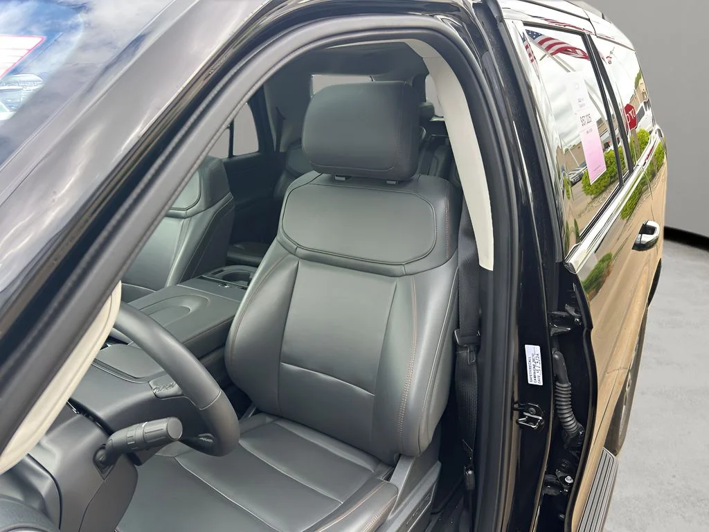 Used 2025 Agate Black Metallic Ford Active image 27