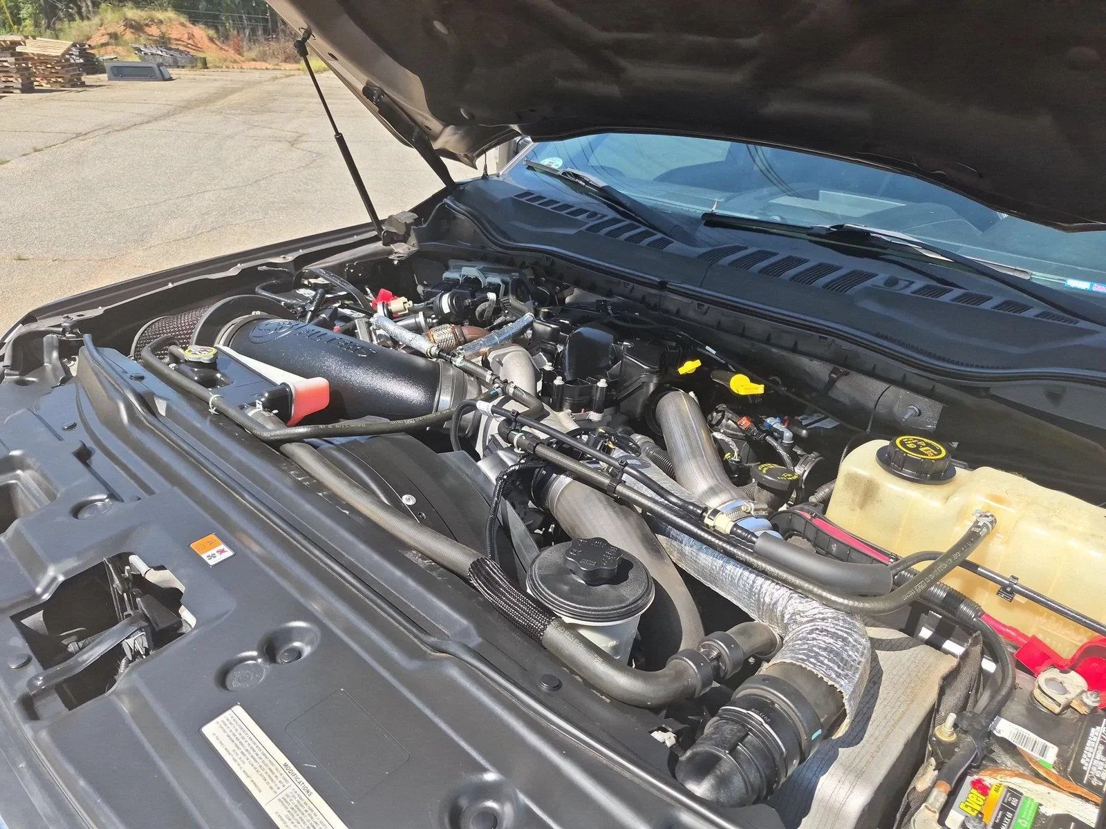 Used 2018 Stone Gray Metallic Ford LARIAT image 38