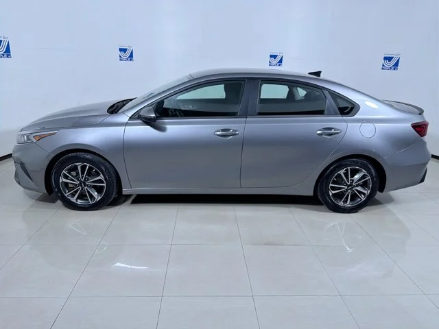 Used 2023 STEEL_GREY Kia LXS image 5