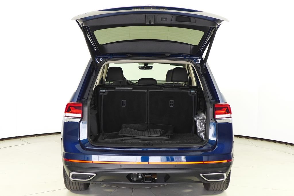 2023 Volkswagen Atlas SE w/Tech - Photo 10