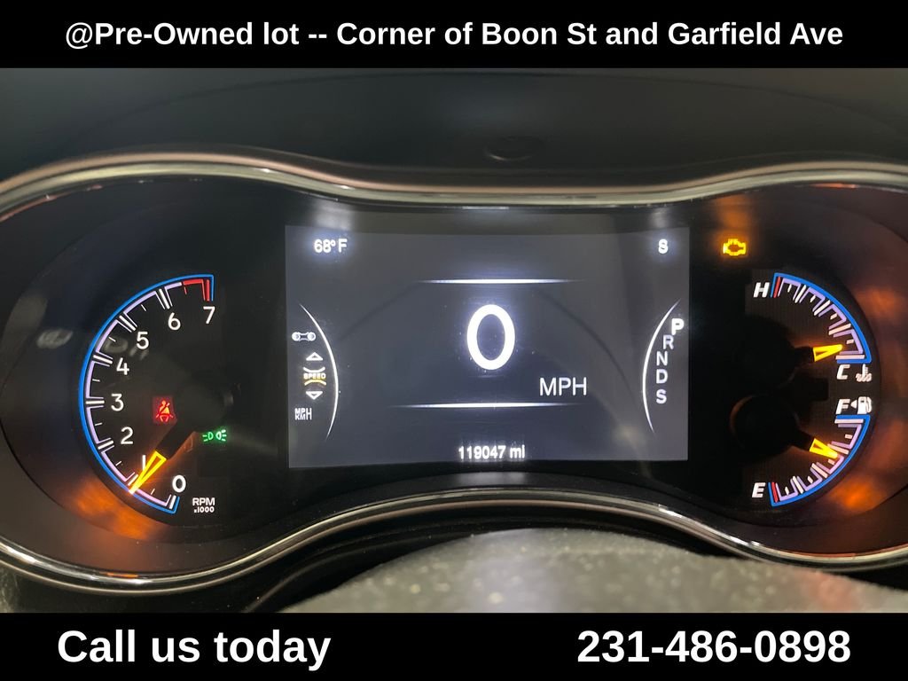Used 2015 Green Jeep Limited image 23