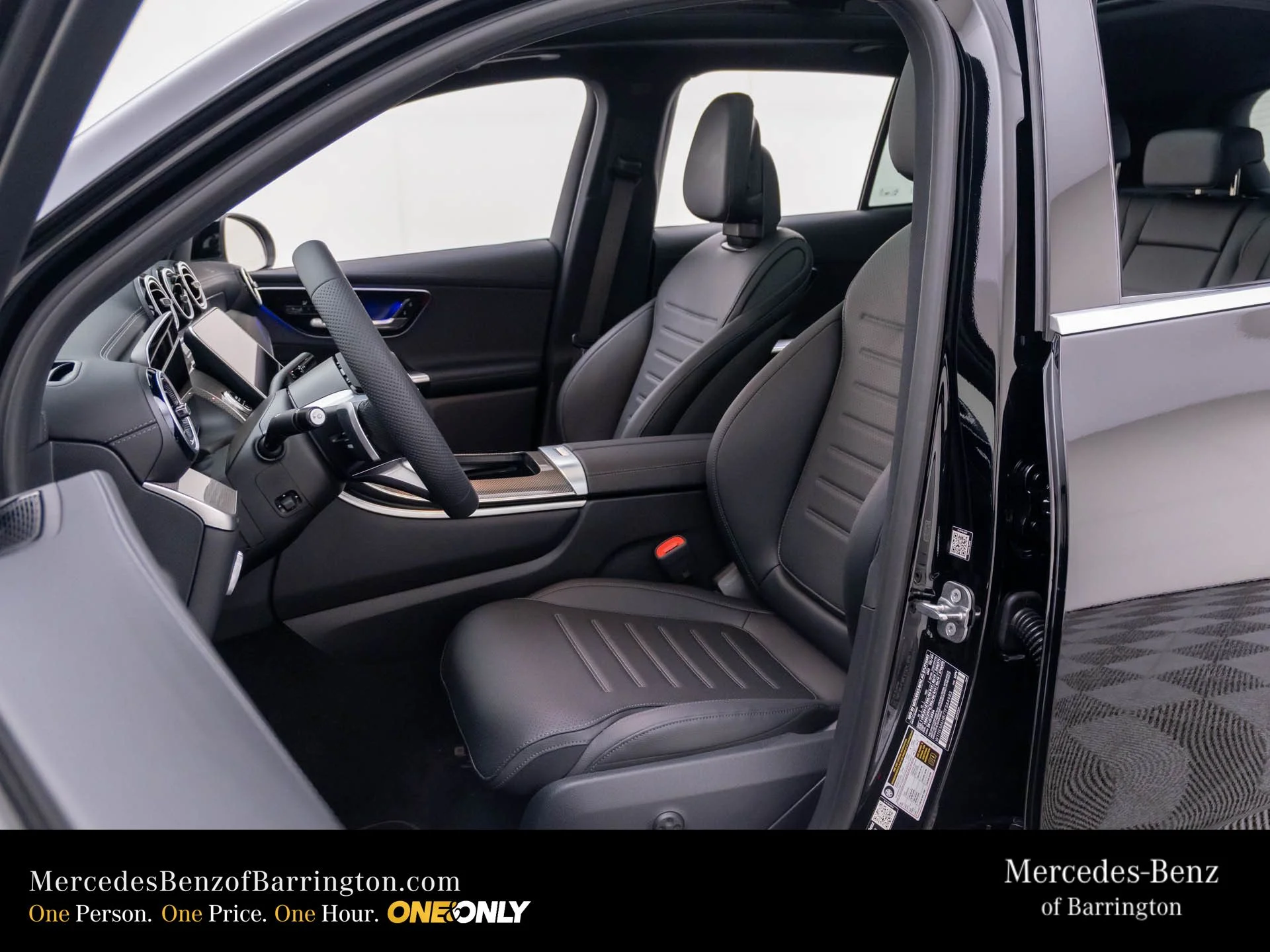 New 2026 Black Mercedes-Benz GLC 300 image 19