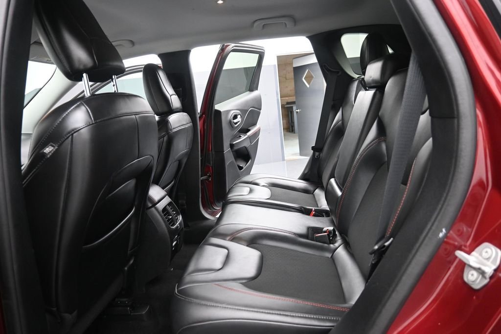 Used 2020 Velvet Red Pearlcoat Jeep Trailhawk image 27