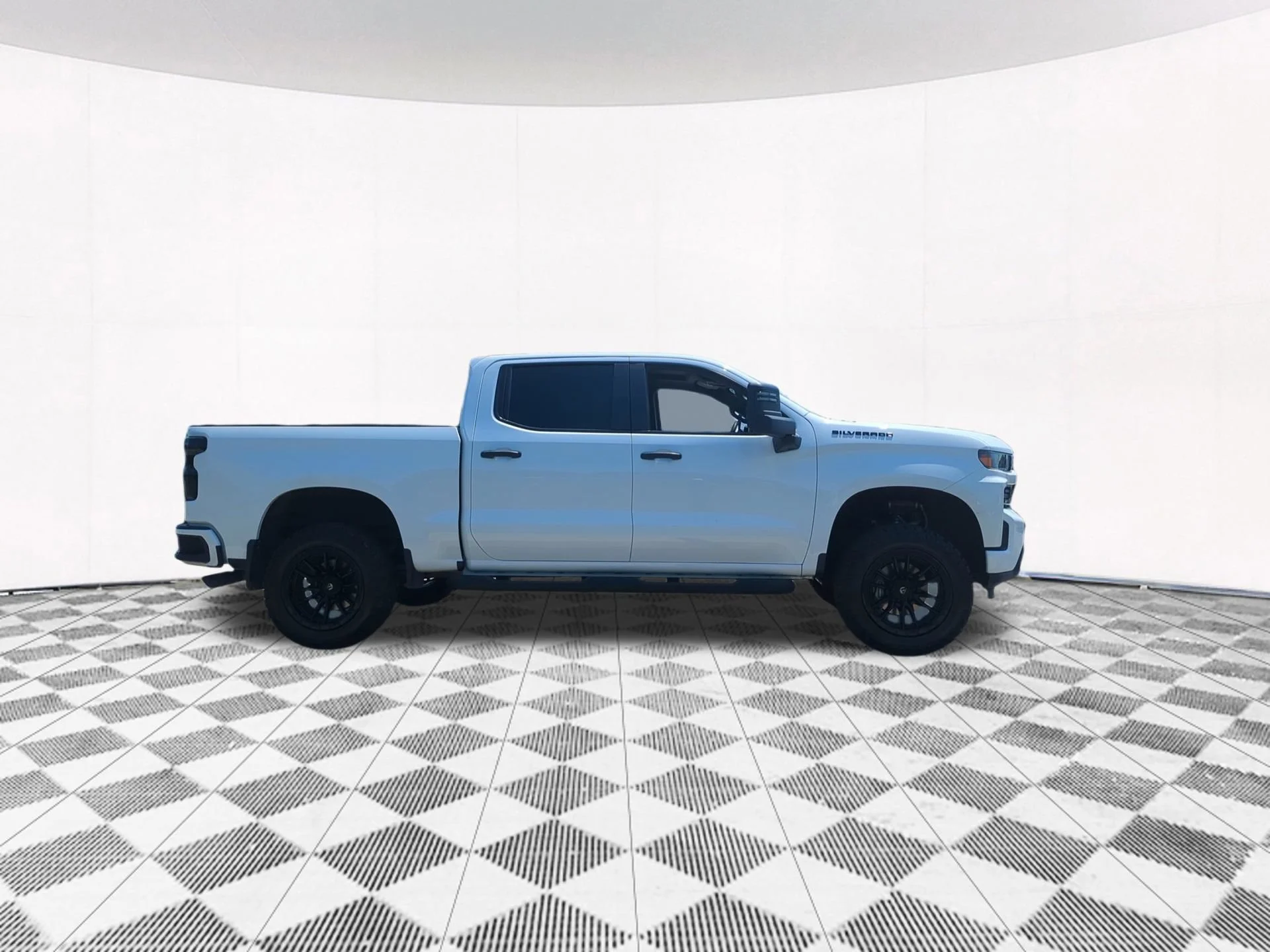 Used 2022 Summit White Chevrolet Custom image 6