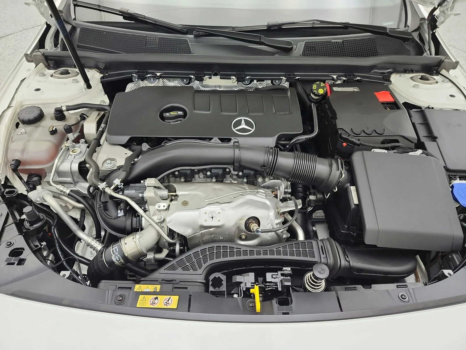Used 2022 Polar White Mercedes-Benz A 220 Sedan image 23