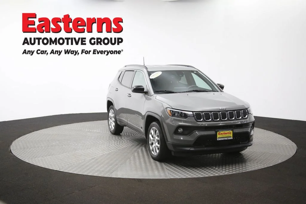 Used 2023 Gray Jeep Latitude Lux image 49