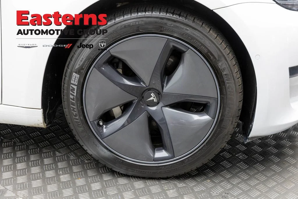 Used 2020 White Tesla Standard image 25
