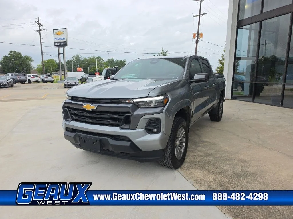 Used 2025 Gray Chevrolet LT image 3