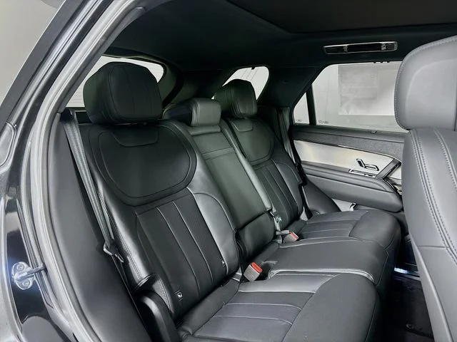 New 2026 Black Land Rover Dynamic SE image 25