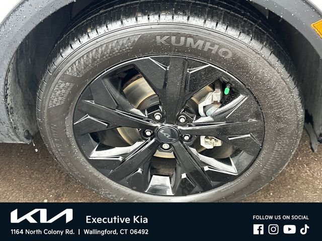 Certified Used 2025 White Kia X-Line image 7