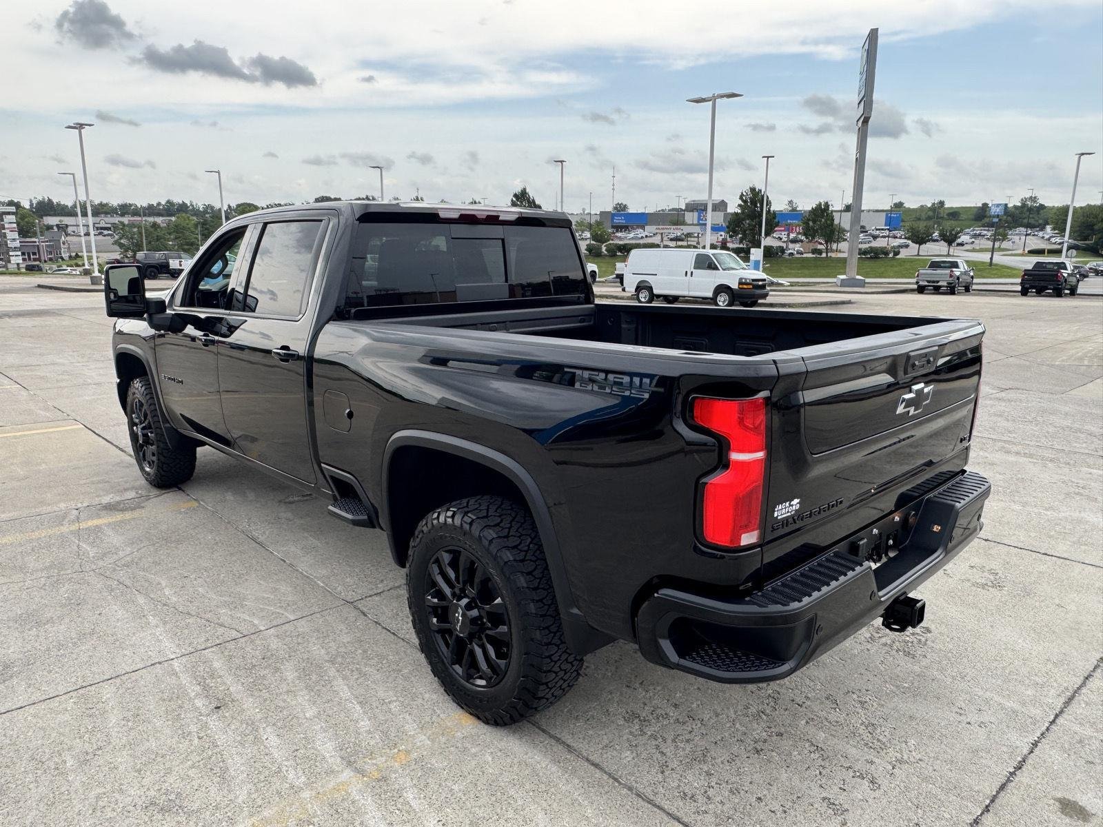 2026 Chevrolet Silverado 3500 HD LTZ - Photo 35