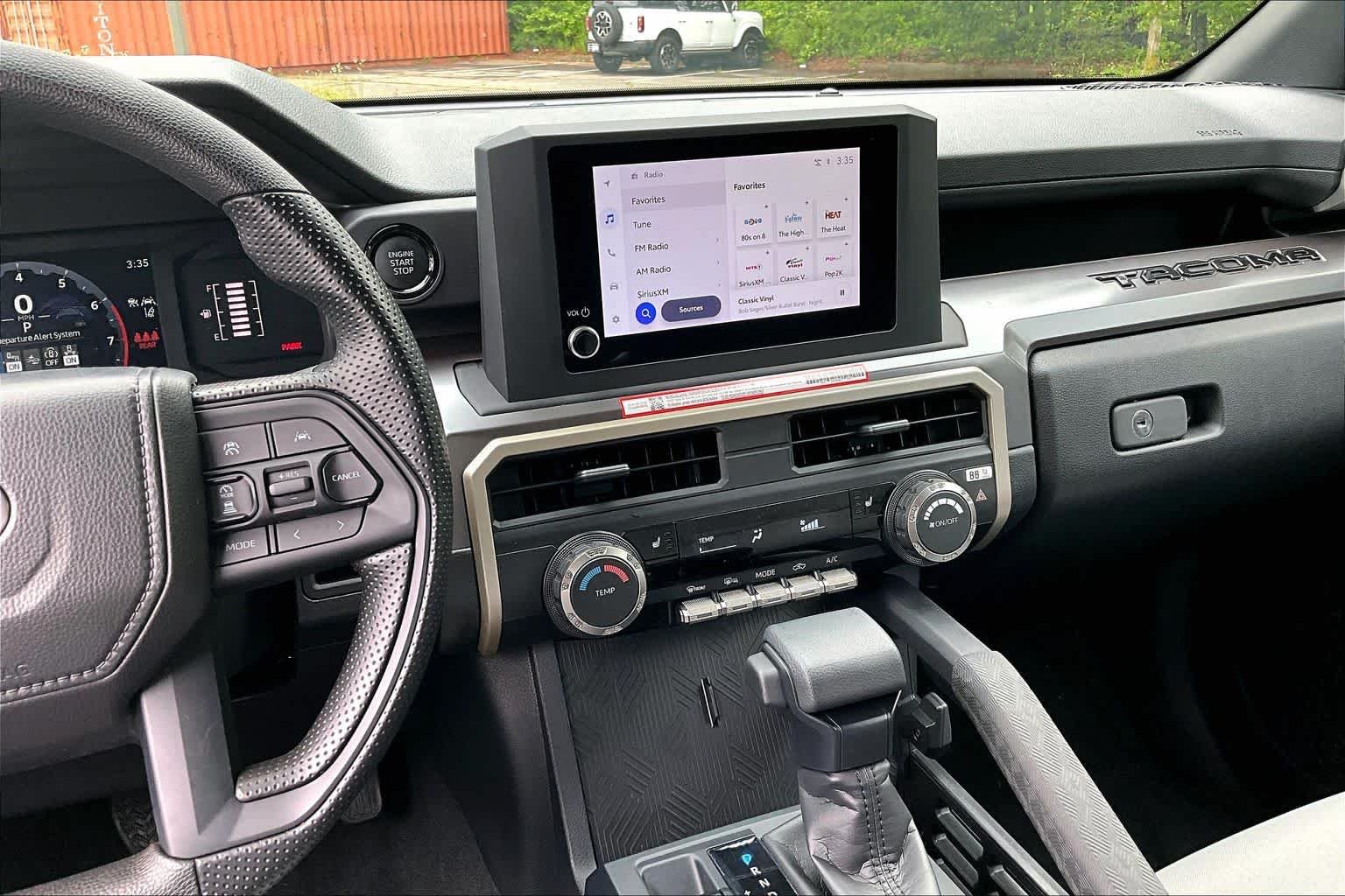2025 Toyota Tacoma SR5 - Photo 7