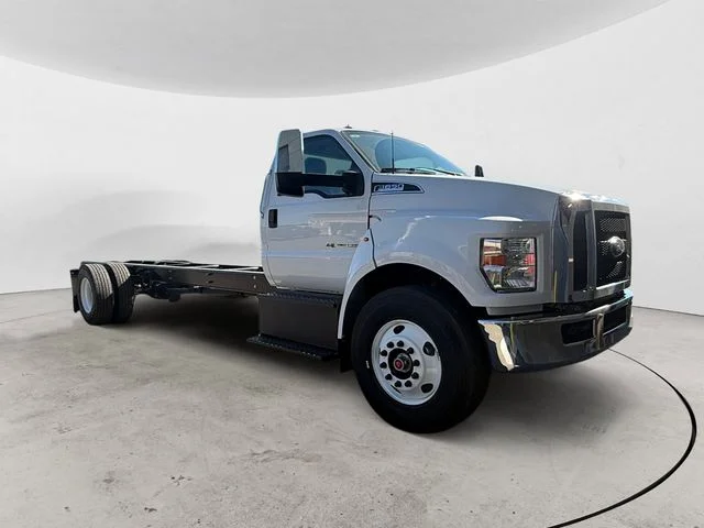 New 2026 Oxford White Ford Base image 7