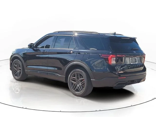 New 2027 Black Metallic Ford ST-Line image 7