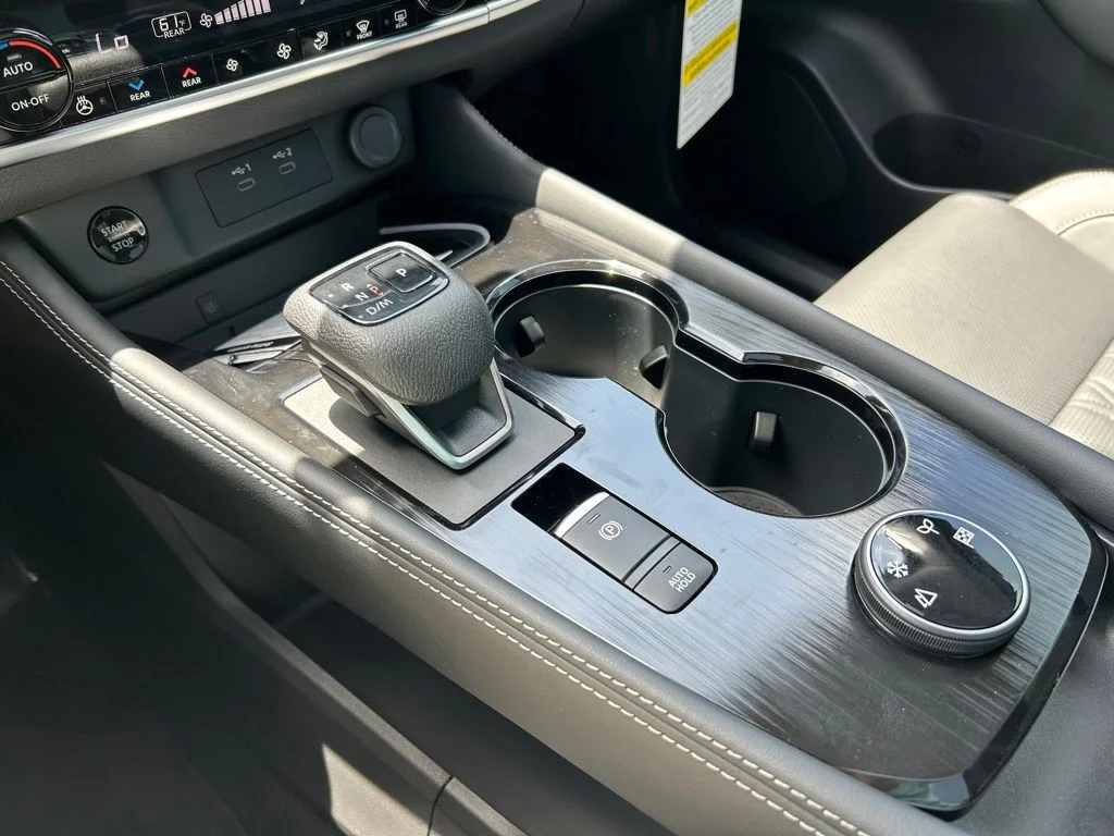 New 2026 Super Black Nissan Platinum image 39