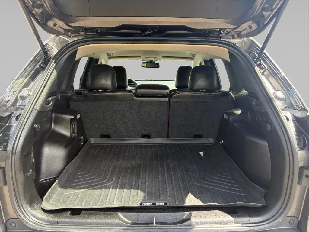 Used 2015 Gray Jeep Latitude image 15