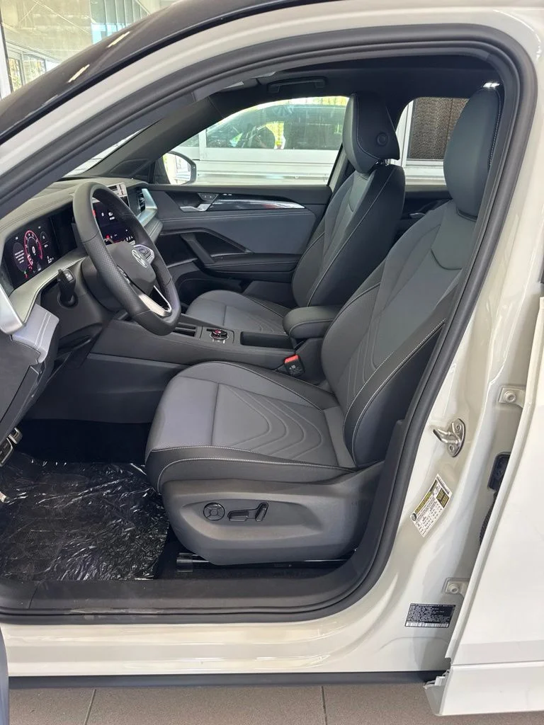 New 2026 Silver Volkswagen 2.0T SE R-Line Black image 10