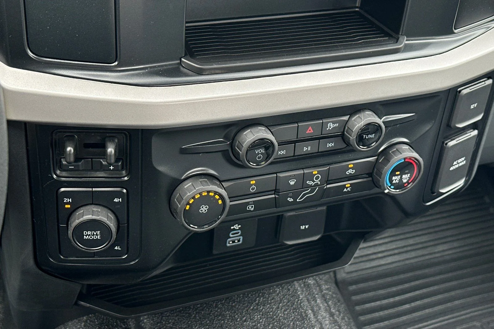 2026 Ford F-550 Super Duty Chassis Cab XL - Photo 19