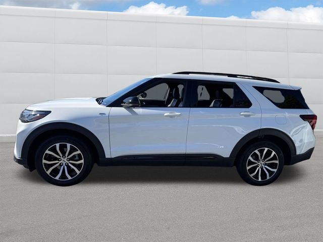 2025 Ford Explorer ST-Line photo 2