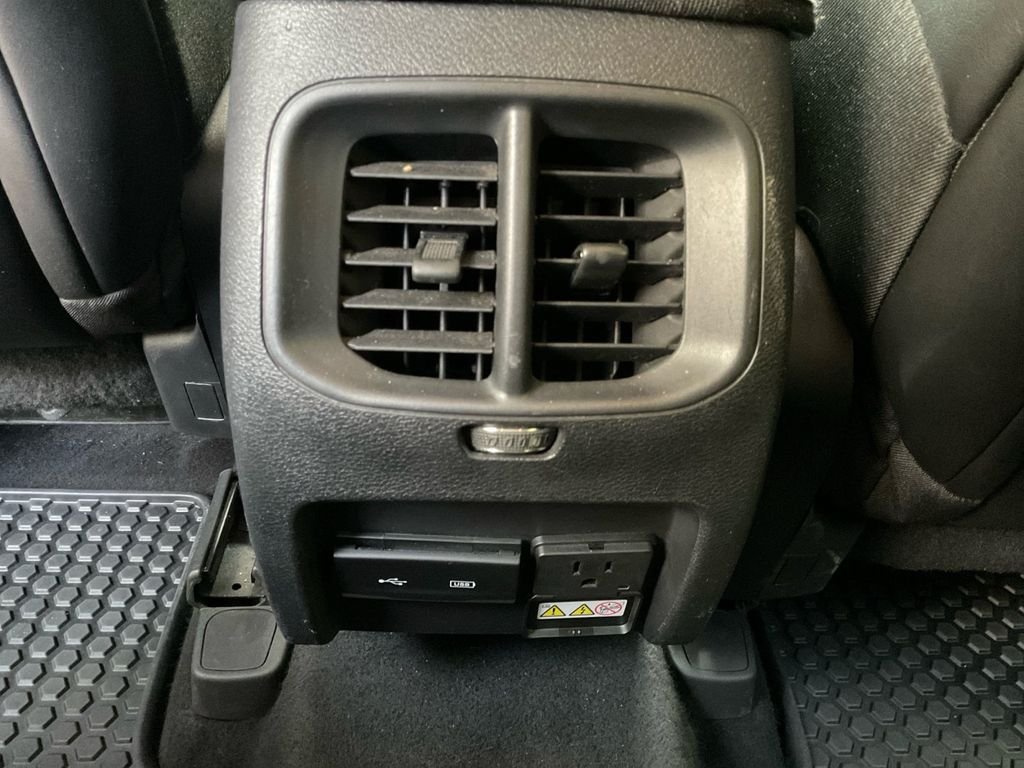 Used 2019 Black Jeep Latitude Plus image 23