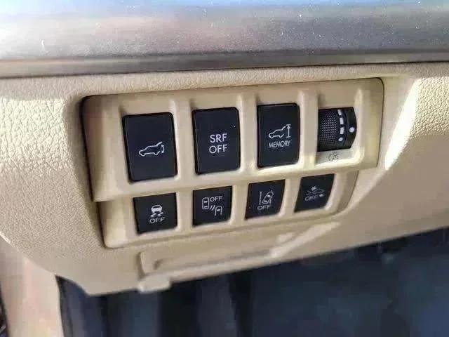 Used 2017 Gray Subaru Premium image 19