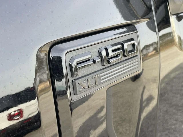 New 2026 Agate Black Metallic Ford XLT image 7