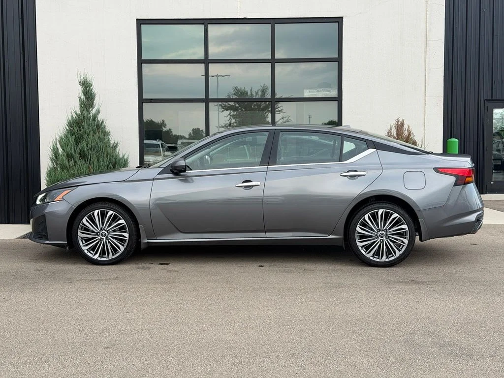 Used 2023 Gray Nissan Platinum image 2