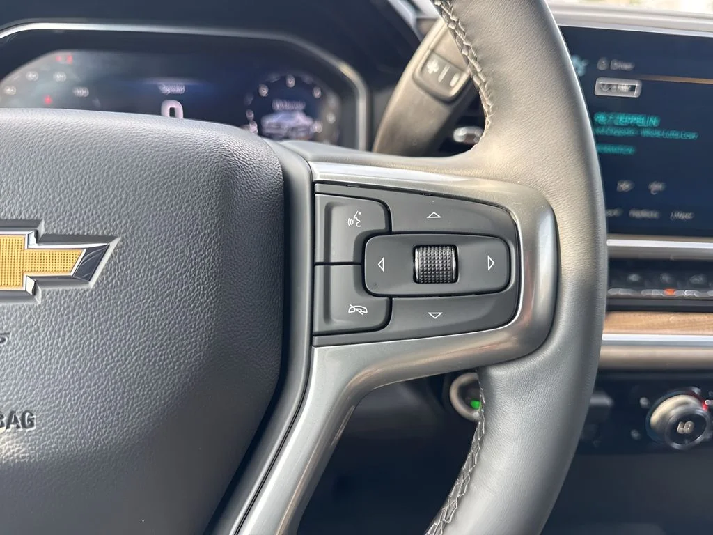 Used 2025 White Chevrolet LT - 5.3 V8 image 15