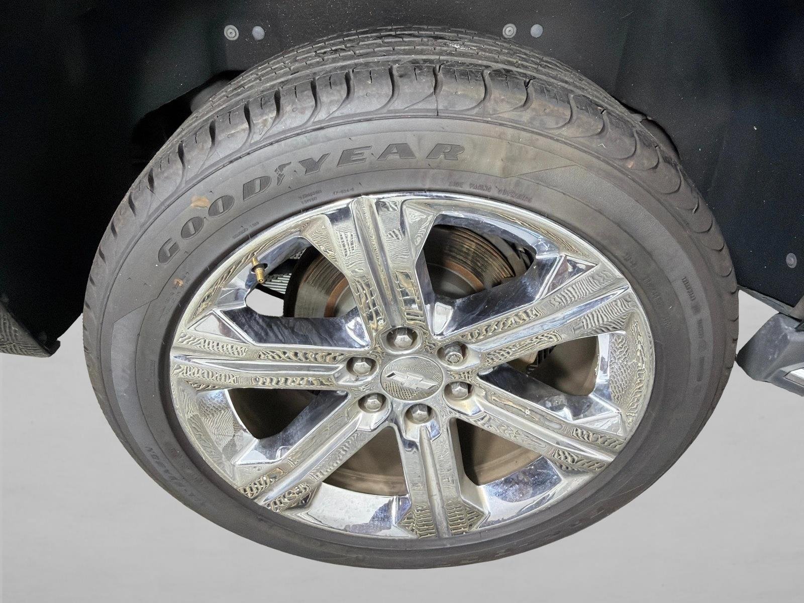 Used 2018 Black Chevrolet Premier image 19