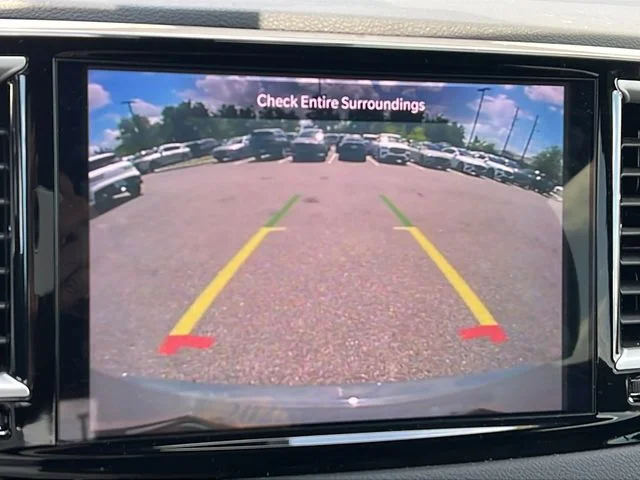 Used 2025 White Chrysler Select image 16