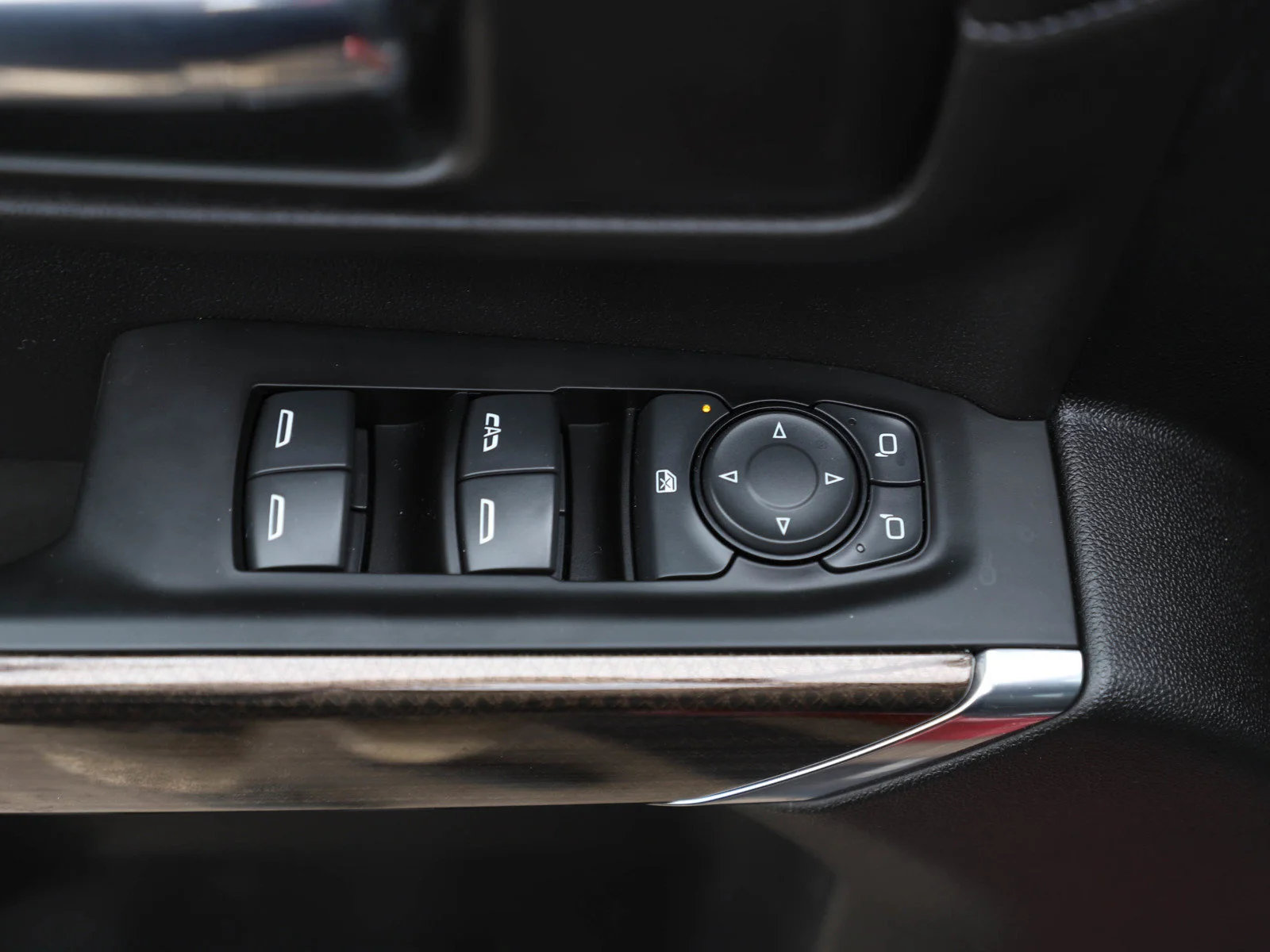 Used 2022 Cherry Red Chevrolet LT image 18