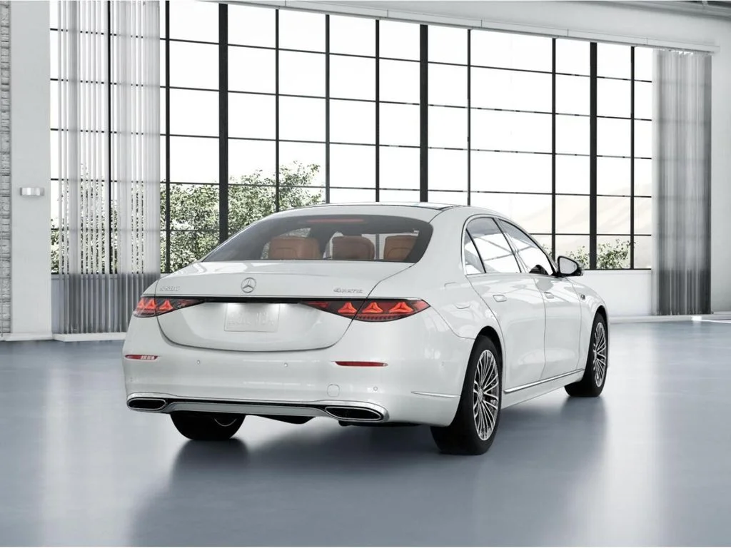 New 2027 White Mercedes-Benz S 580 image 23