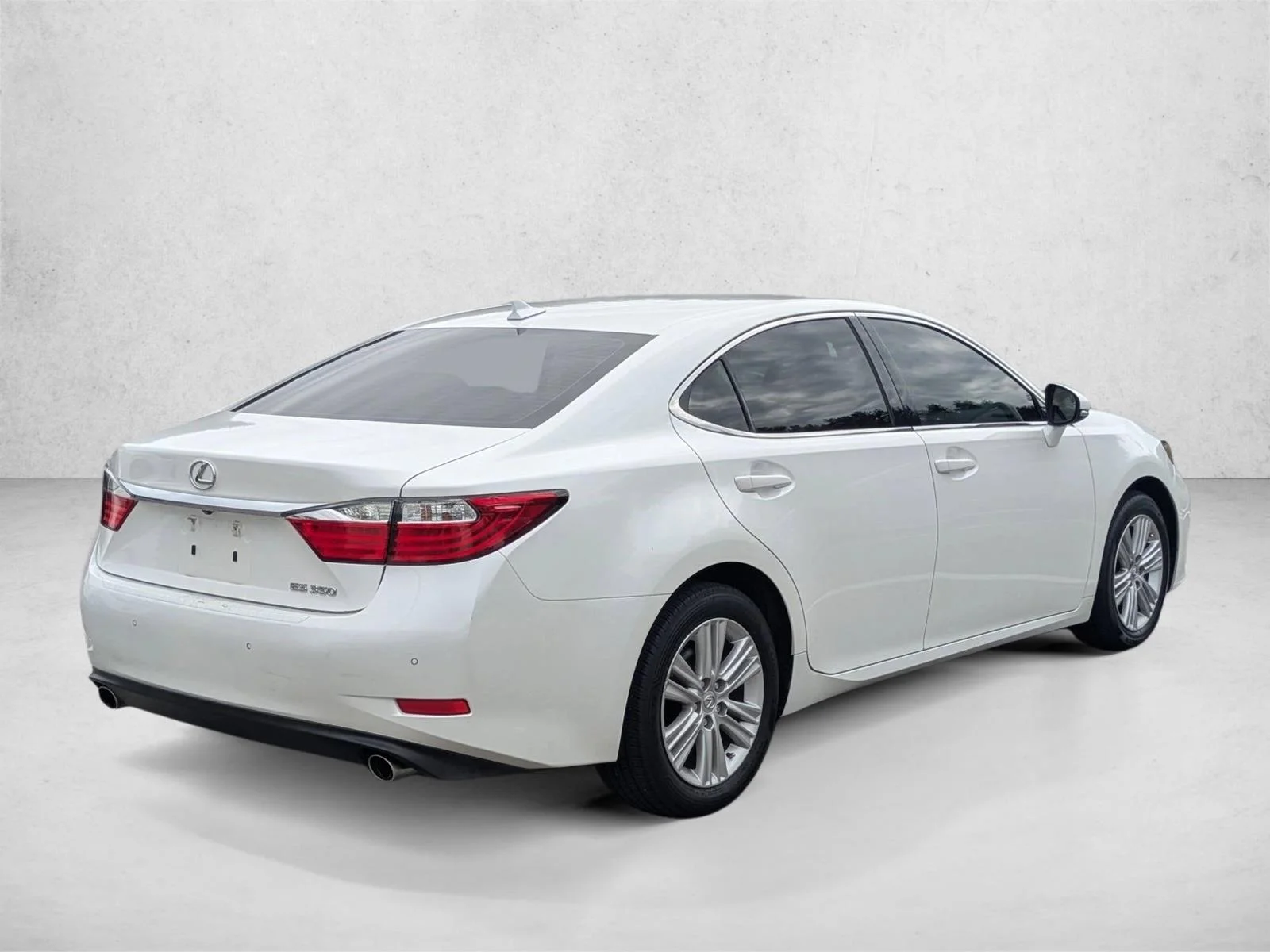 Used 2014 Starfire Pearl Lexus  image 5
