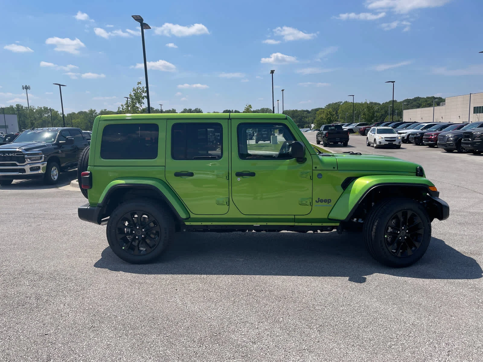 New 2025 Mojito Clearcoat Jeep Sahara image 10