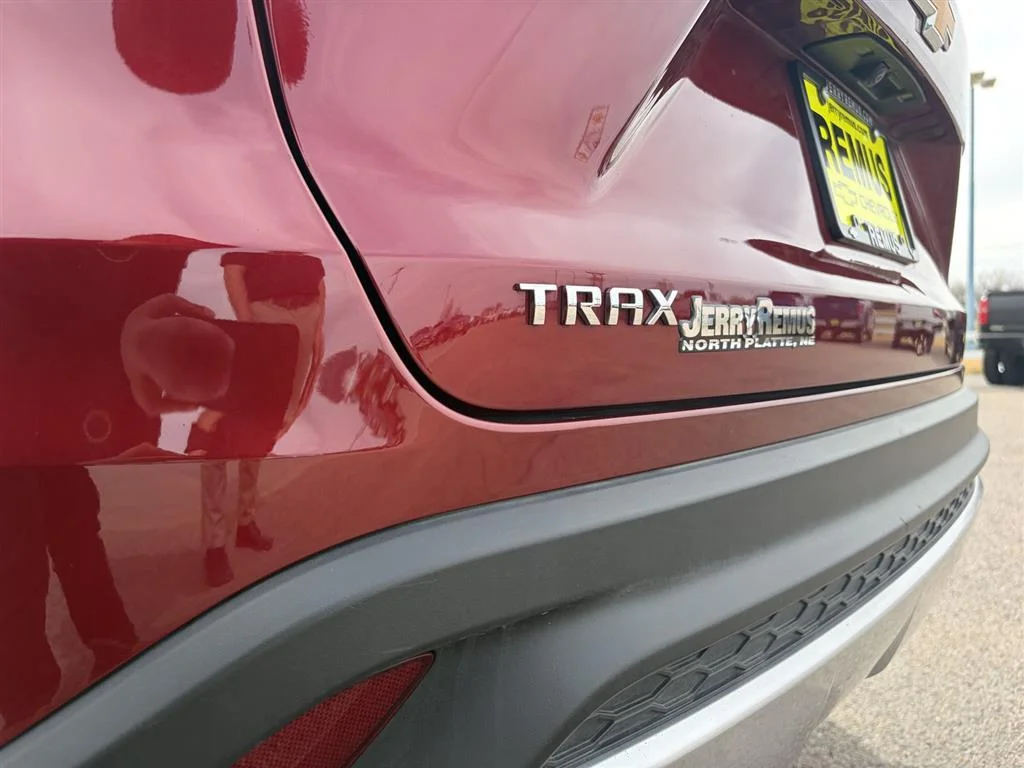 Used 2025 Crimson Metallic Chevrolet LT image 16