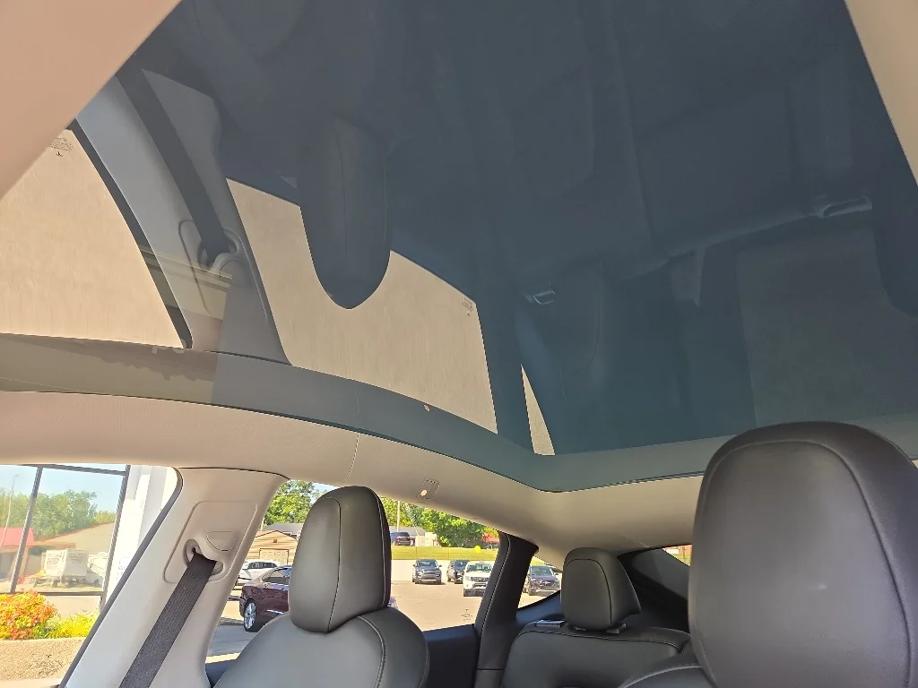 Used 2022 Pearl White Multi-Coat Tesla Performance image 11