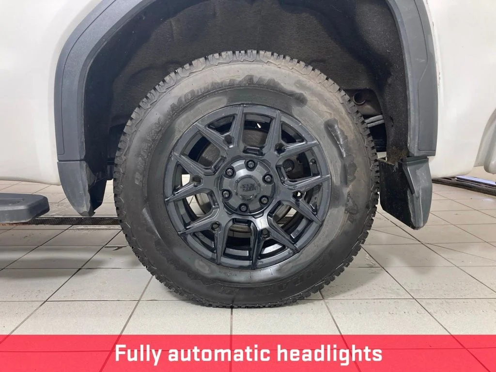 Used 2019 White GMC SLT image 16