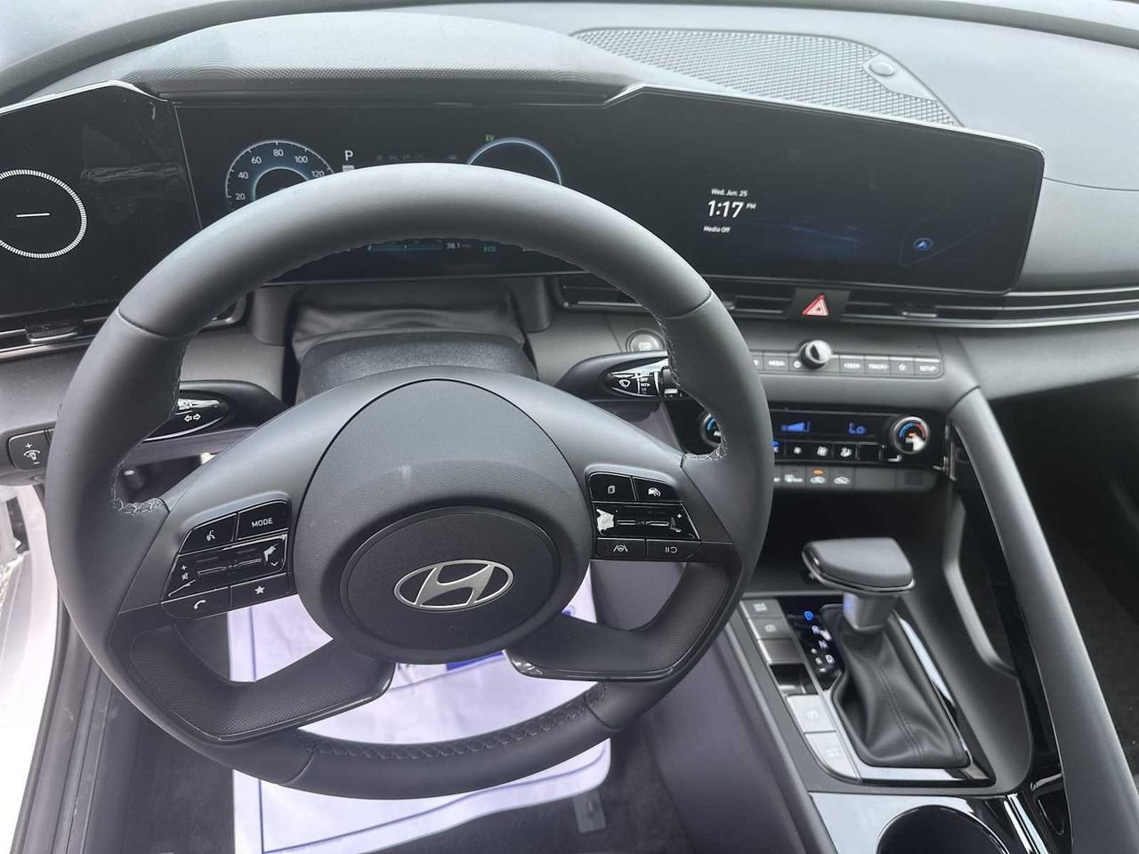 2025 Hyundai Elantra Blue - Photo 25