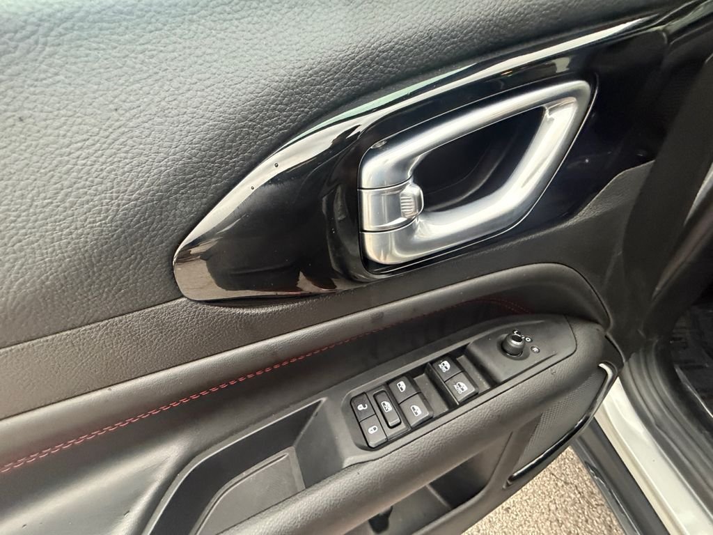 Used 2025 Silver Jeep Trailhawk image 11