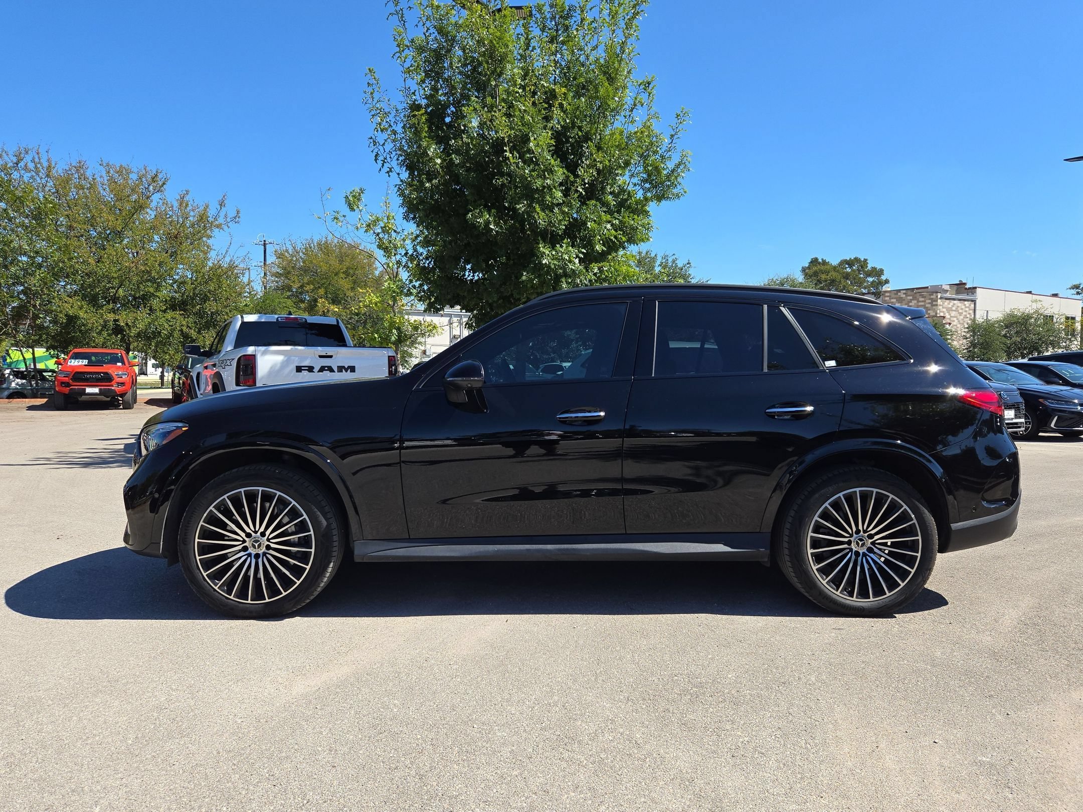 Used 2023 Black Mercedes-Benz GLC 300 image 6