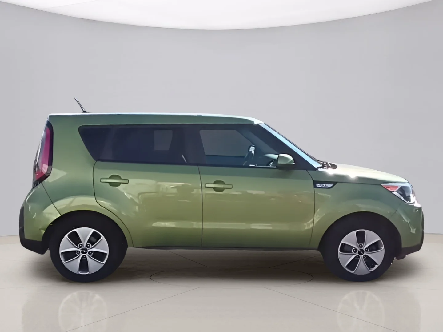 Used 2016 Green Kia BASE image 6