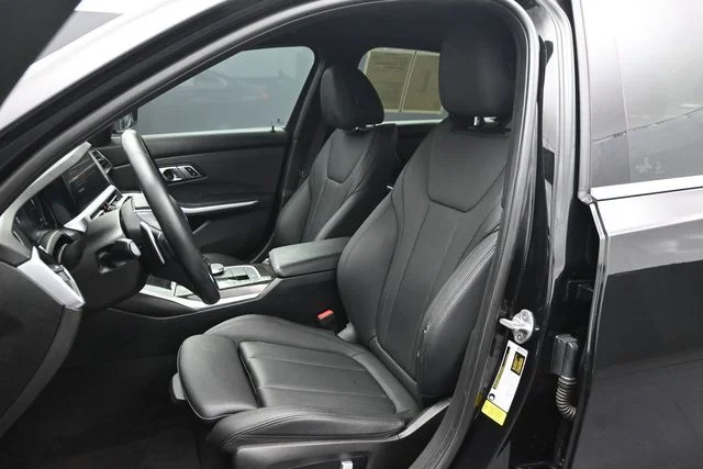 Used 2020 Black BMW 330i image 4
