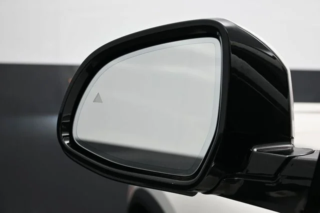 Used 2022 White BMW xDrive40i image 4