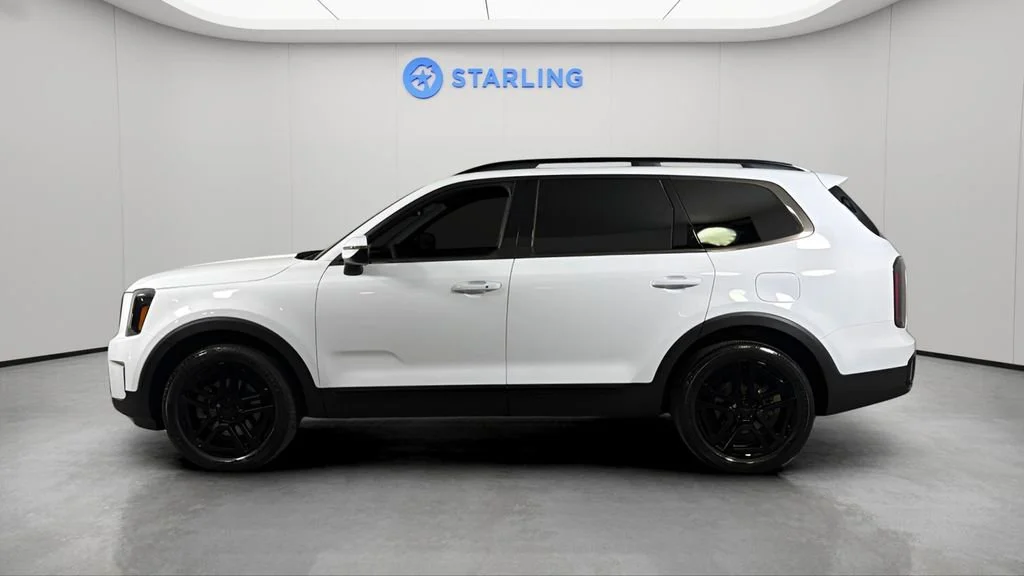 Used 2025 White Kia EX X-Line image 3