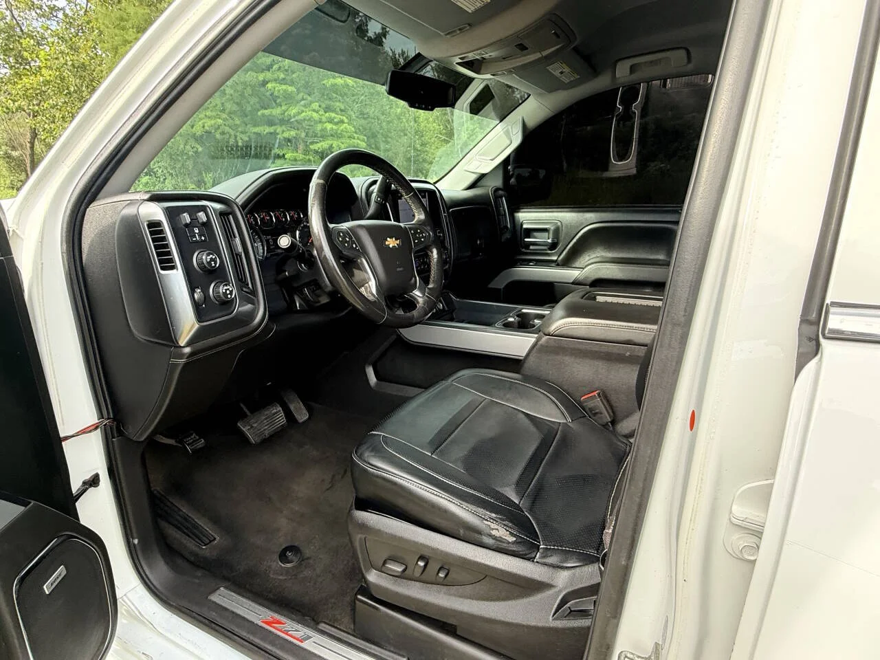 Used 2017 White Chevrolet LTZ Z71 4x4 4dr Crew Cab 5.8 ft. SB image 12
