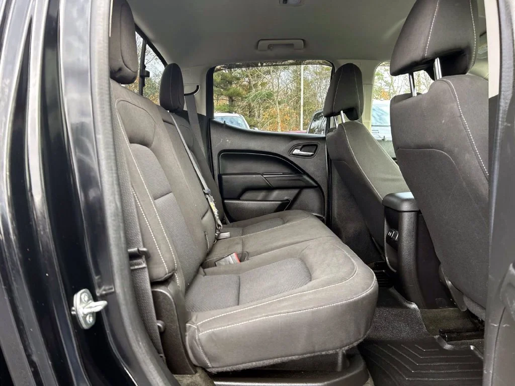 Used 2016 Black Chevrolet LT image 15