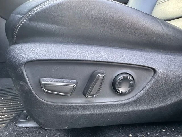 Used 2024  Toyota XLE Premium image 18